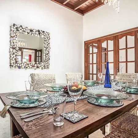Villa Palacio Puerto Calero