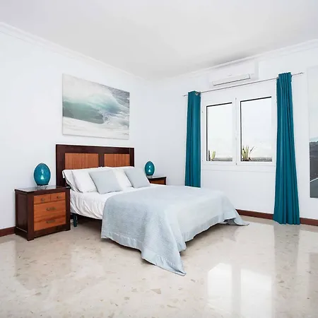 Palacio Puerto Calero
